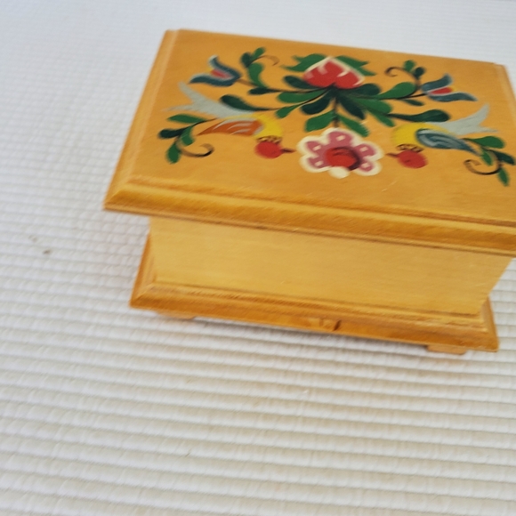 Chodovia Domazlice Czech Hand Painted Folk Wooden Trinket Box Jewelry Hinged Lid - Picture 5 of 7